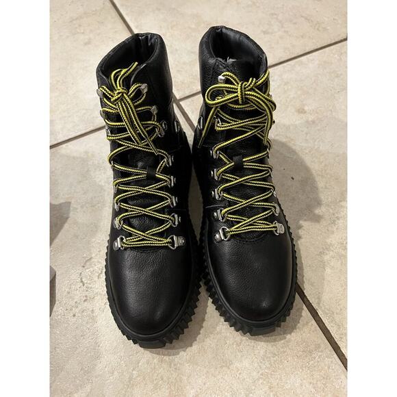 Lisa Vicky Black Tireless-v Milled Leather High Top Boots Lace Up Sz 7.5 NWT - Picture 1 of 9